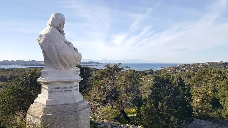 Compendio Garibaldino a Caprera, La Maddalena
